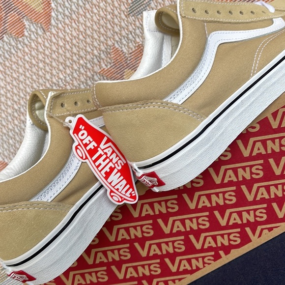 Vans WMNS Old Skool
Taos Taupe
VN0A3WKTYUU
Sneakers G - Picture 15 of 16